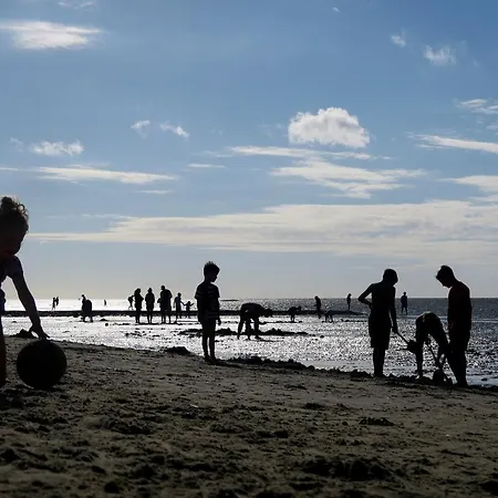 Lüttje Huus Frieda mit Strandkorb am Strand von Mai bis September Cuxhaven Exterior foto