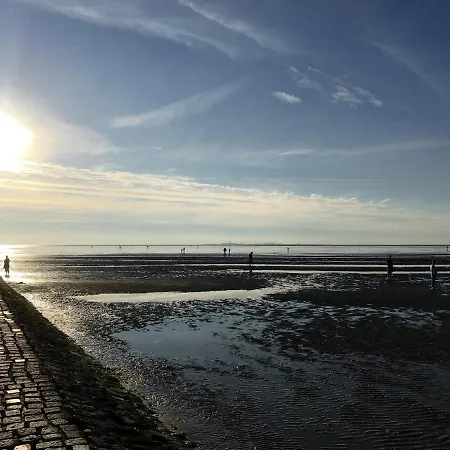 Lüttje Huus Frieda mit Strandkorb am Strand von Mai bis September Cuxhaven Exterior foto