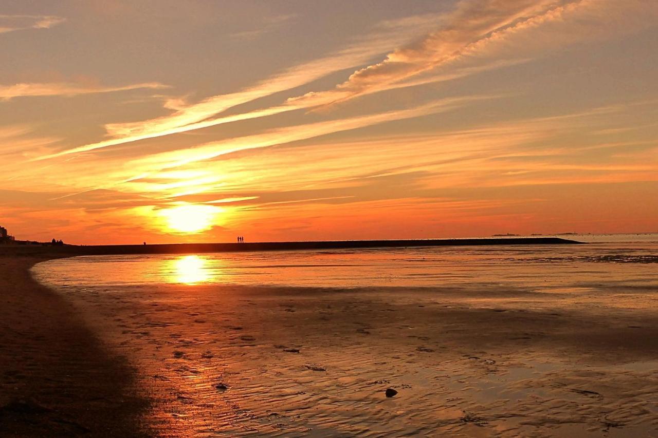 Luettje Huus Frieda Mit Strandkorb Am Von Mai Bis September Appartement Cuxhaven