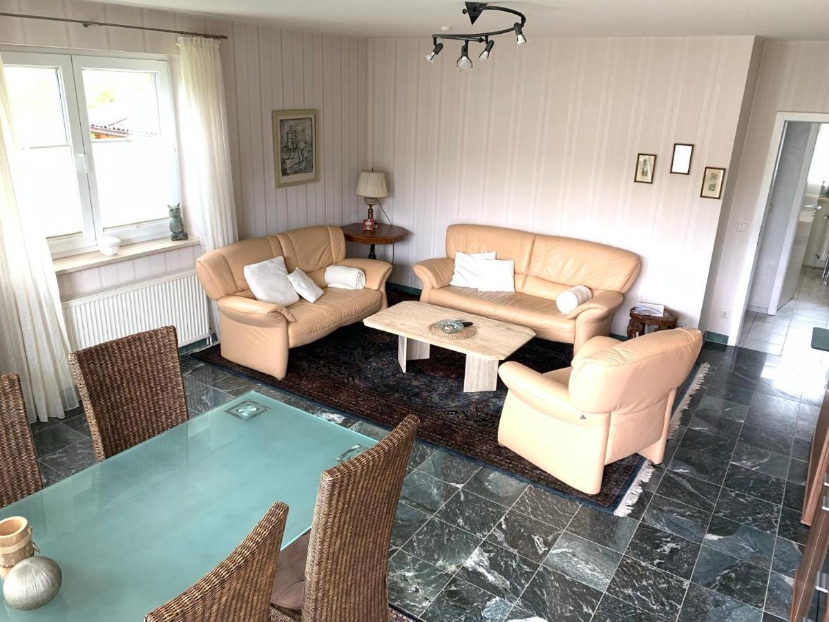 Luettje Huus Frieda Mit Strandkorb Am Von Mai Bis September * Cuxhaven